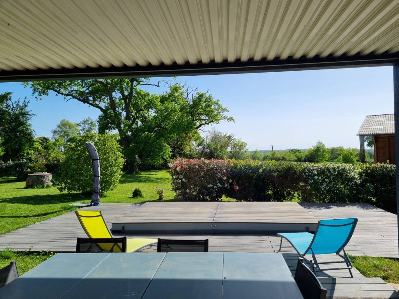 Propri&eacute;t&eacute; &eacute;questre , maison, barn , carri&egrave;re couverte.