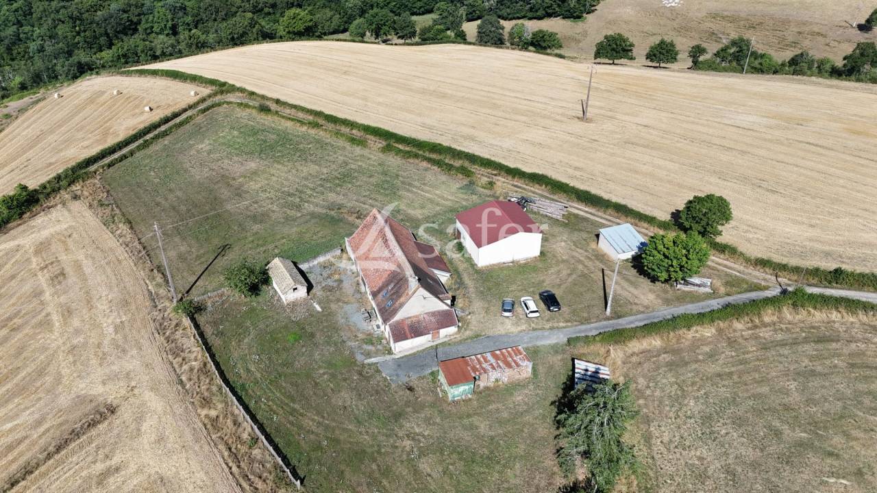 Charmante fermette isol&eacute;e secteur Gueugnon