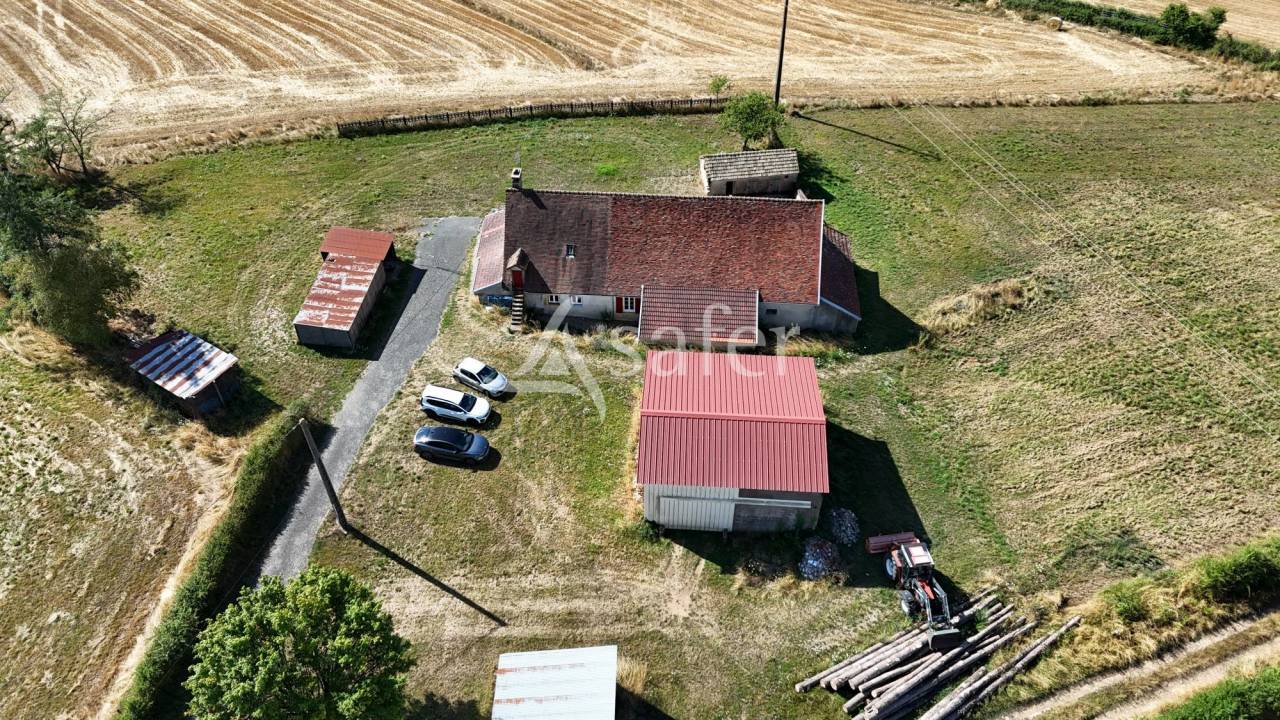 Charmante fermette isol&eacute;e secteur Gueugnon