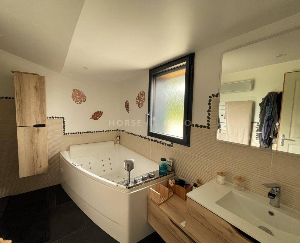 A 40 minutes de Fontainebleau-Propri&eacute;t&eacute; de 4,6 hectares